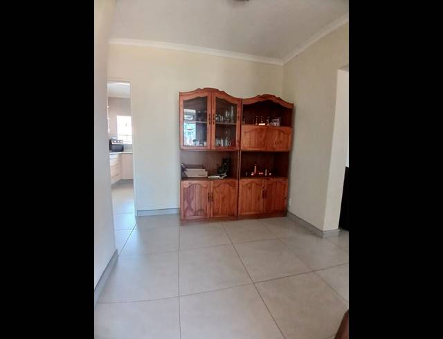 4 BEDROOM HOUSE FOR SALE IN VAALPARK